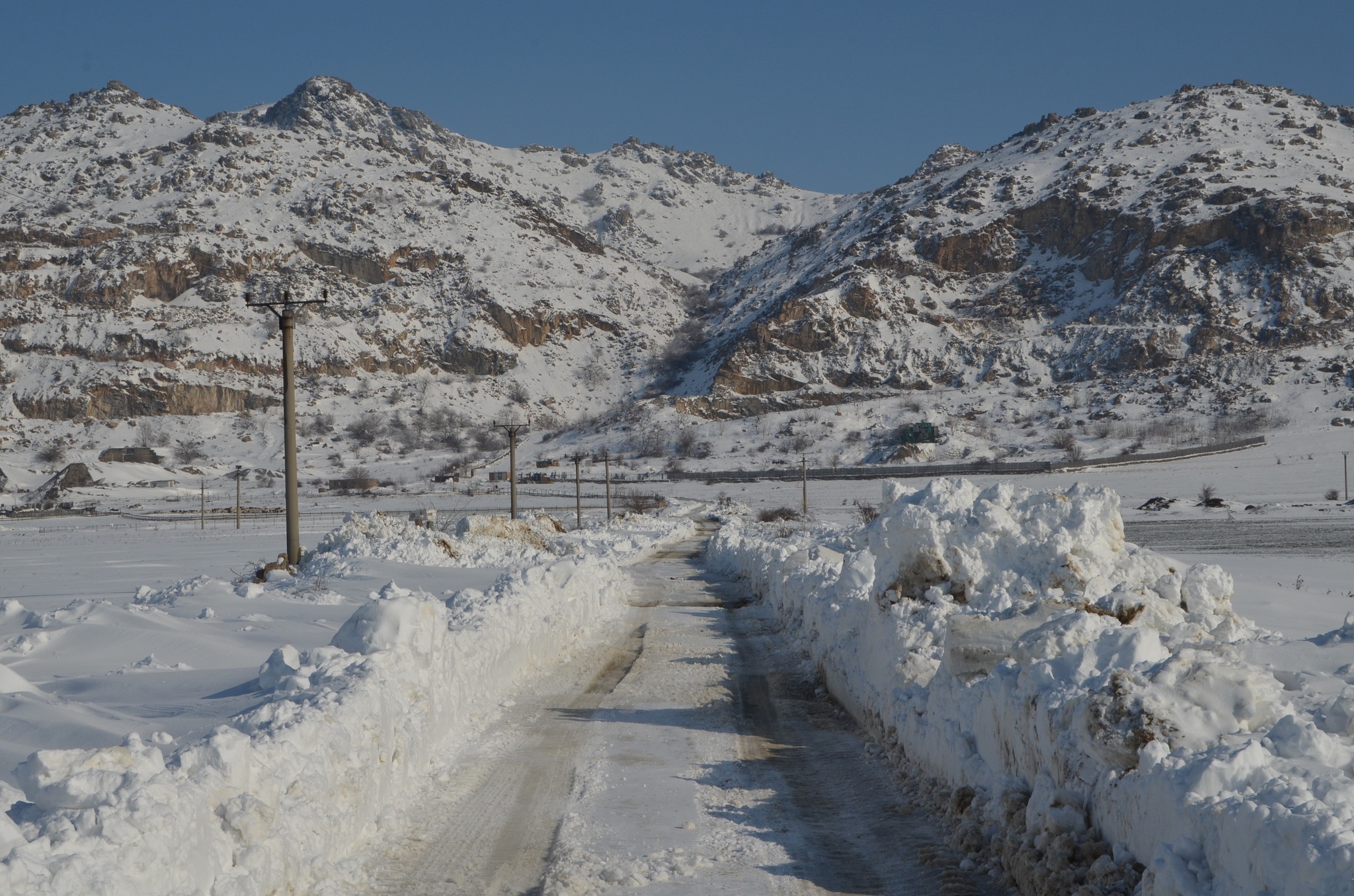  Drumul spre Culmea Pricopanului - Andrei Raftopol