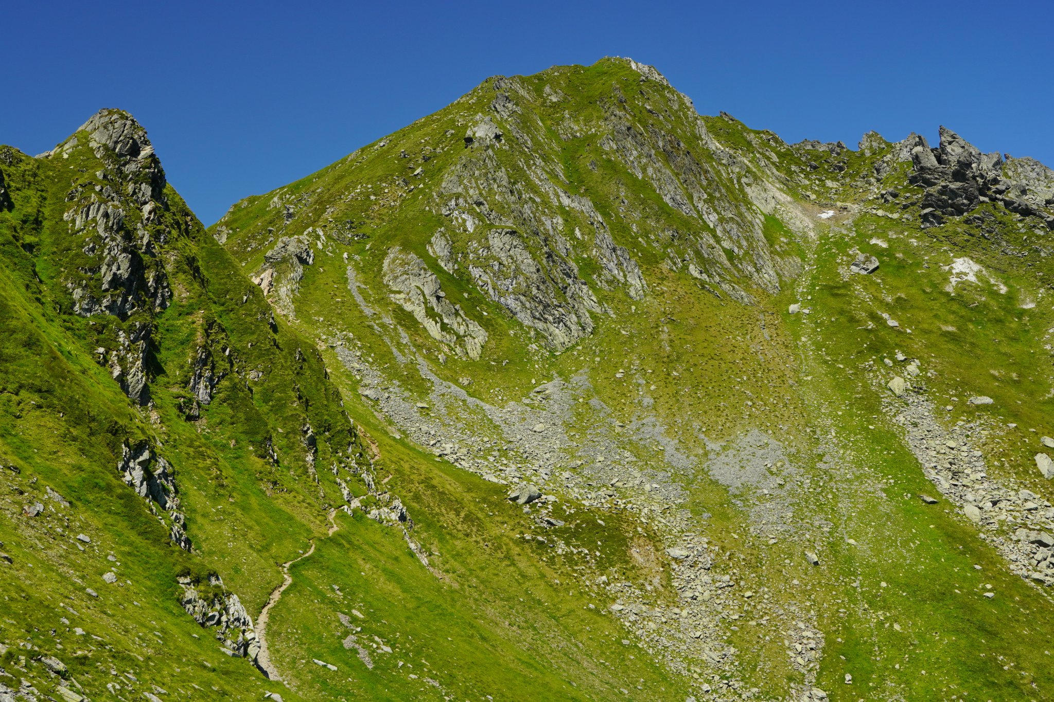  Urcarea spre Fereastra Zmeilor - Adrian Vintilă