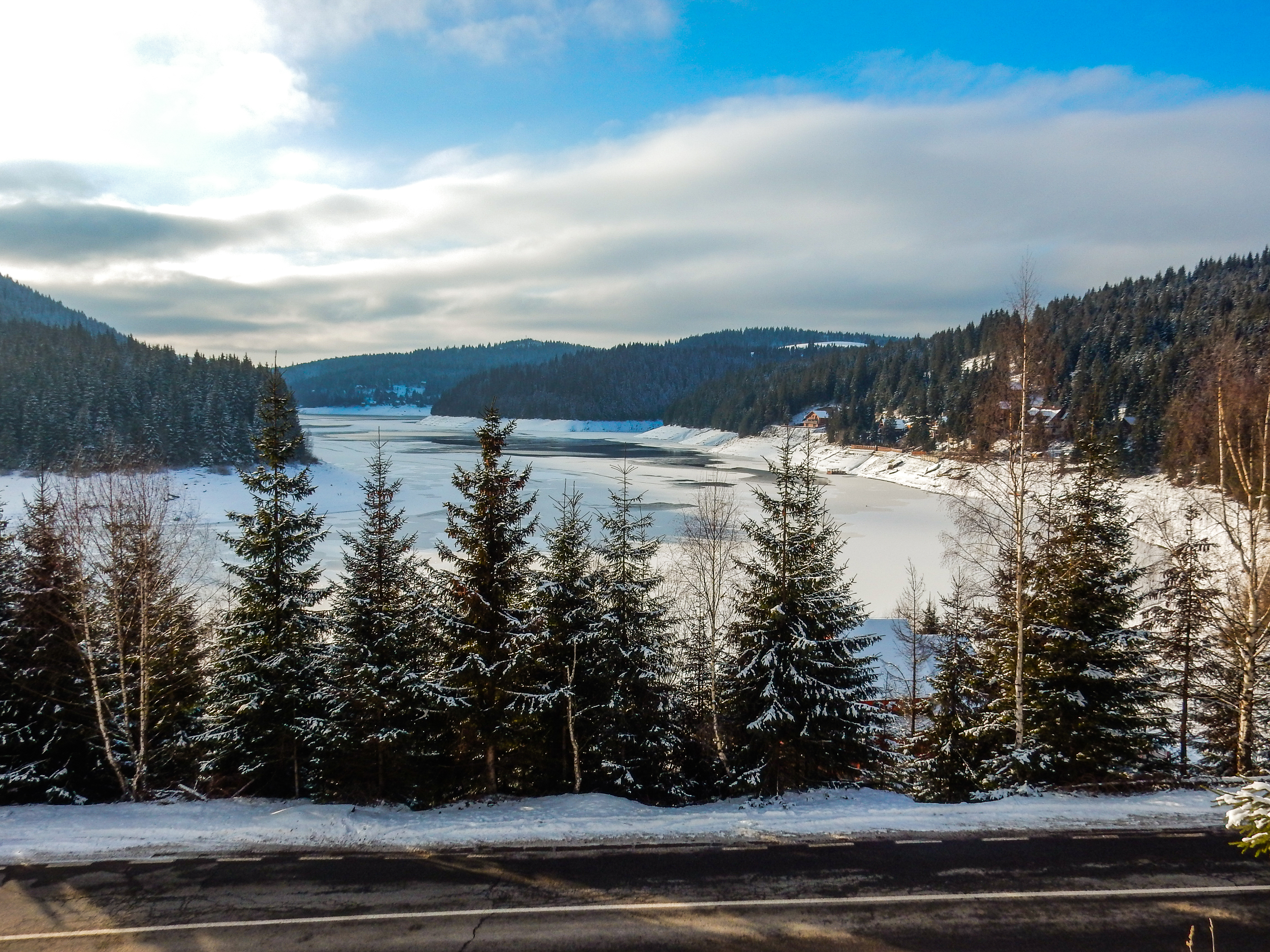   Vedere spre Lacul Fantanele