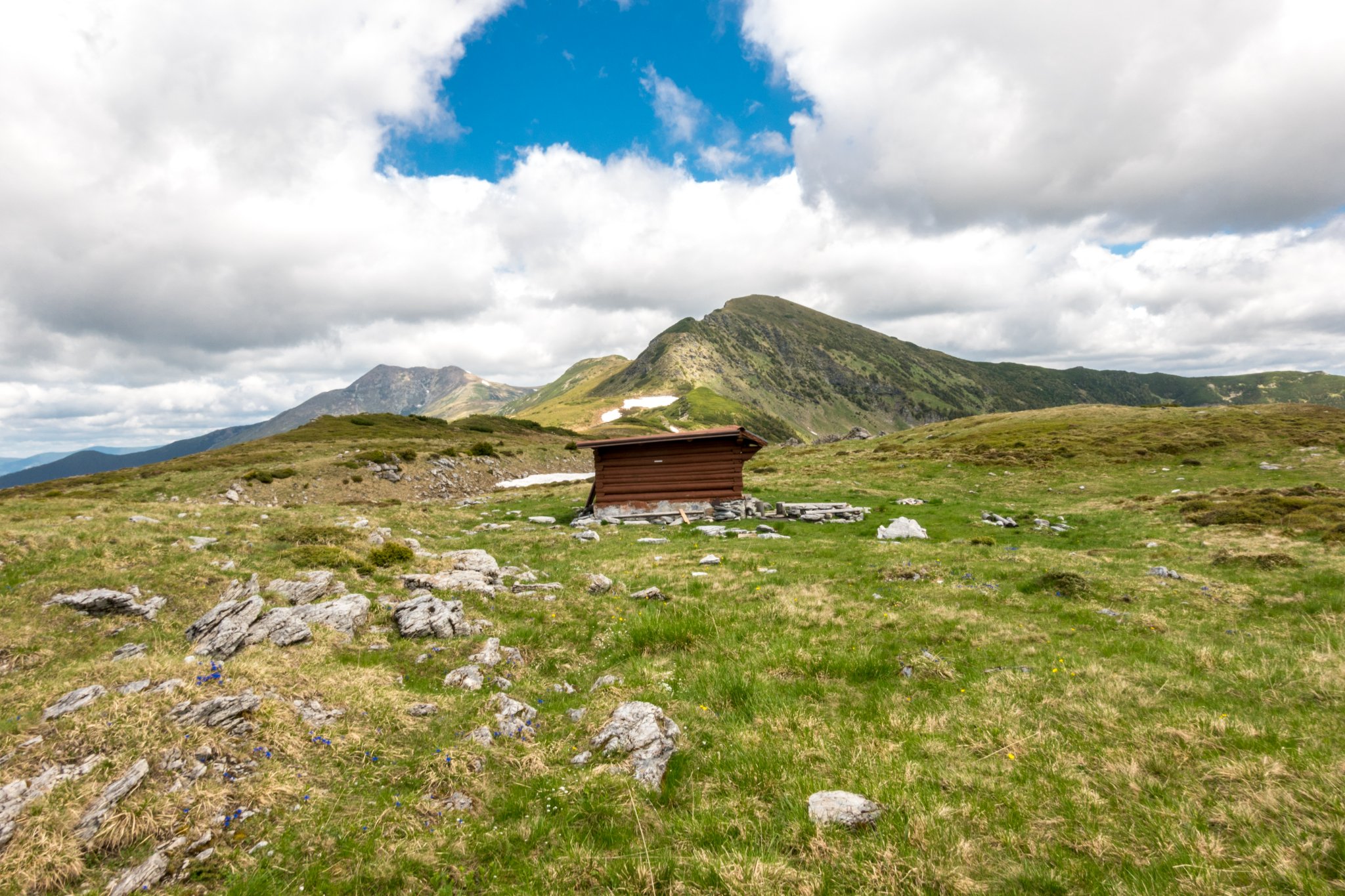  Refugiul La Carti - Csaba-Ilie Silvesan