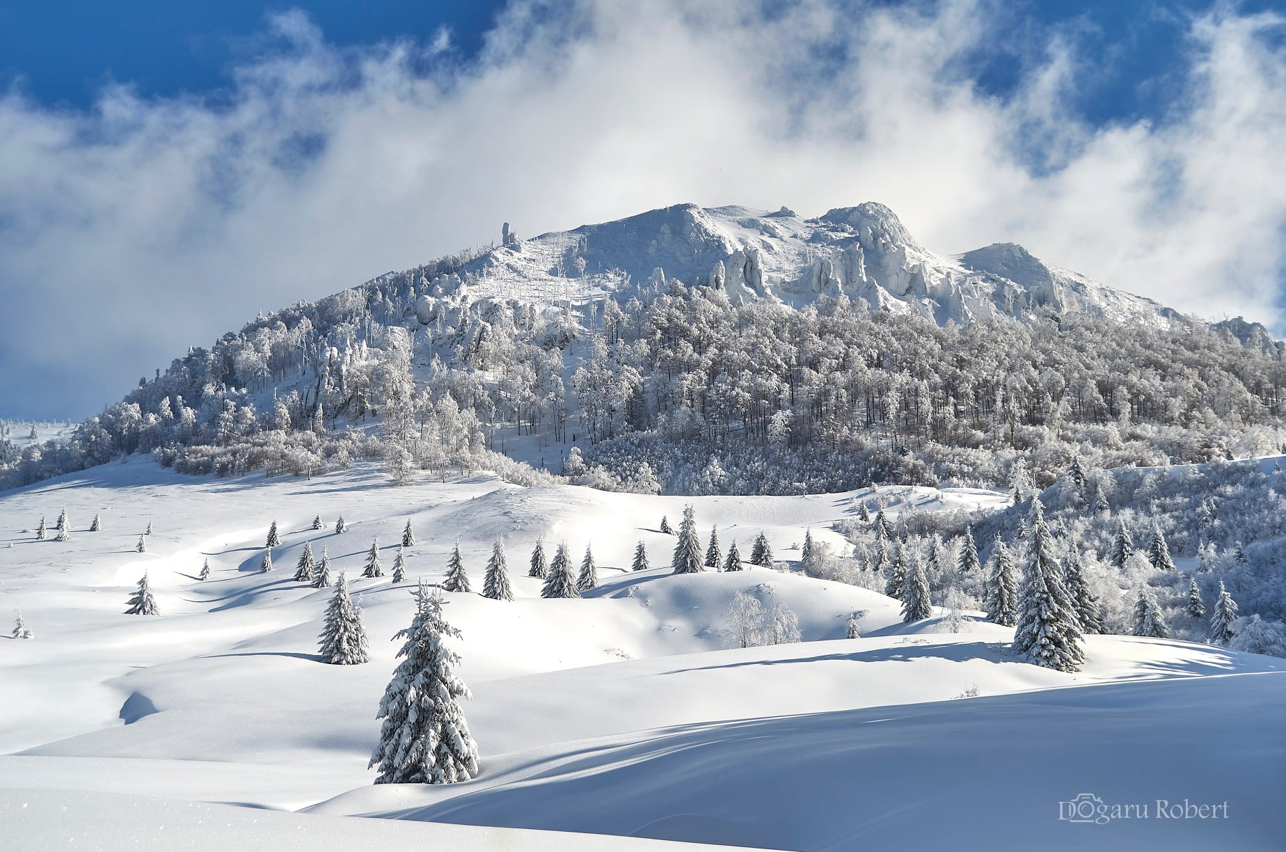  2. vedere spre Vf Secatura - Robert Dogaru