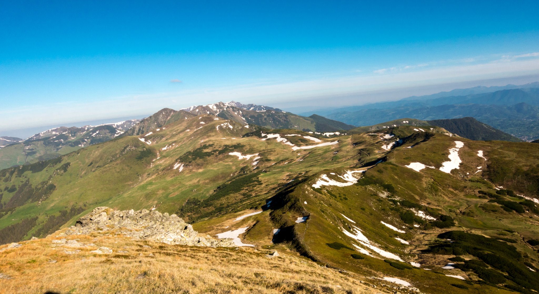  Creasta principală, de pe Vf Gargalau - Csaba-Ilie Silvesan