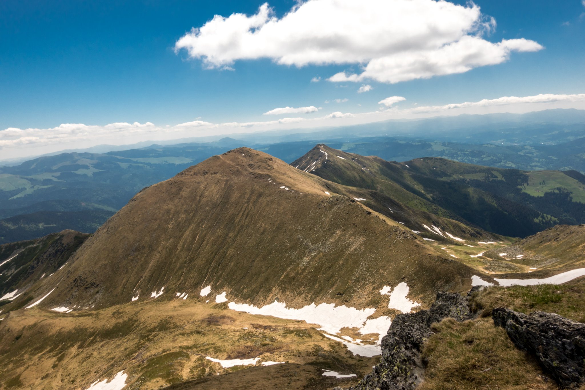  Ineut-Rosu, de pe Vf. Ineu - Csaba-Ilie Silvesan