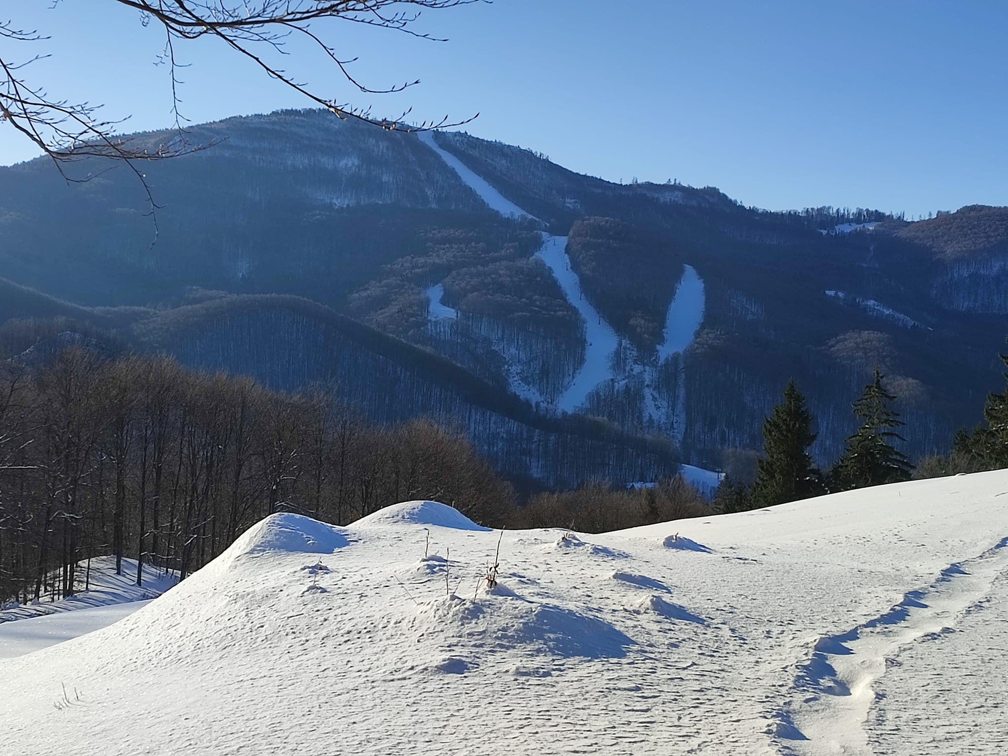 Vedere spre Partiile Suior - Debi Debreni