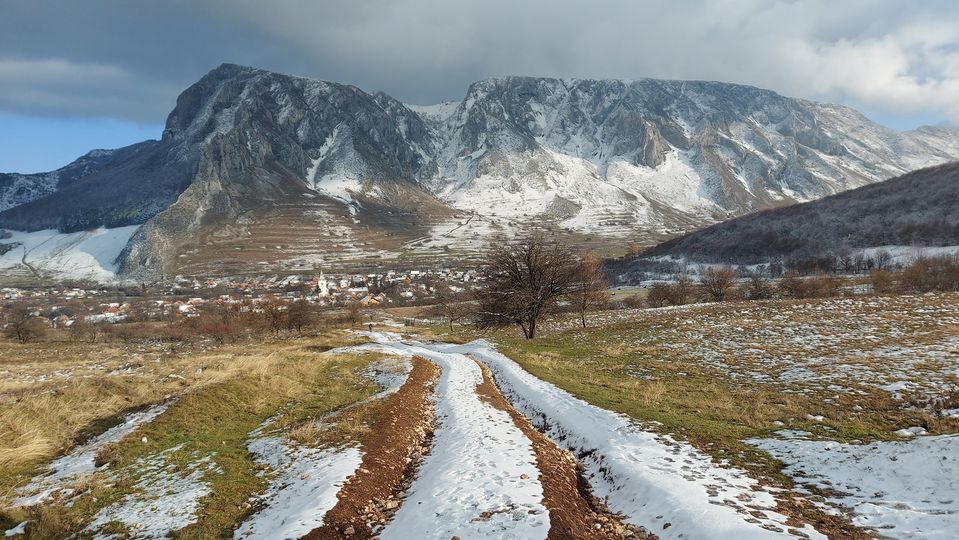  Început de iarna la Piatra Secuiului - Manu Muntomanu
