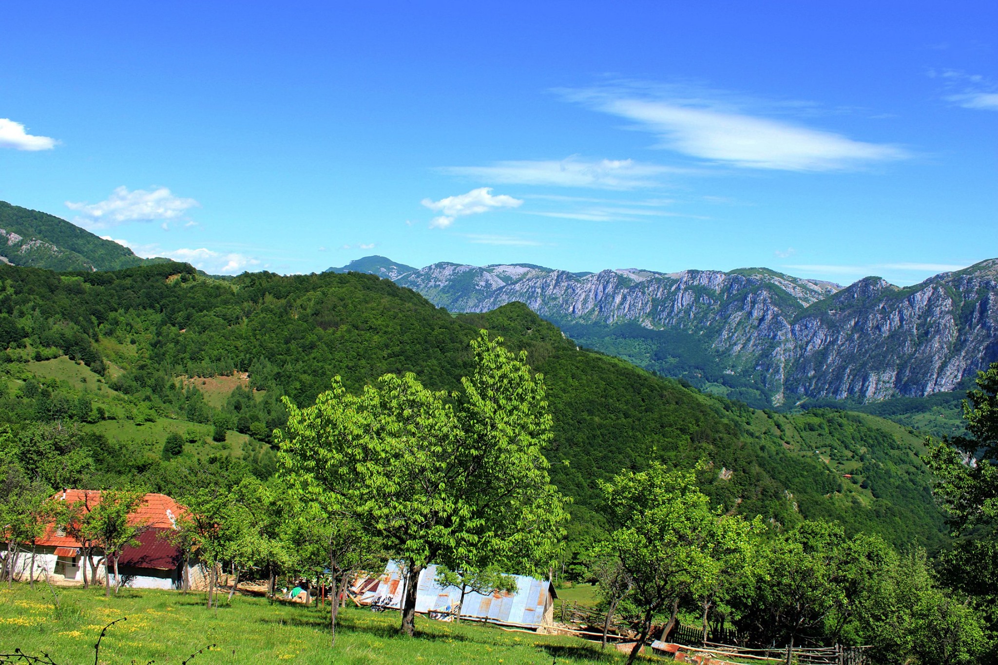  Dobraia, vedere spre Munţii Mehedinţi - Sima Constantin