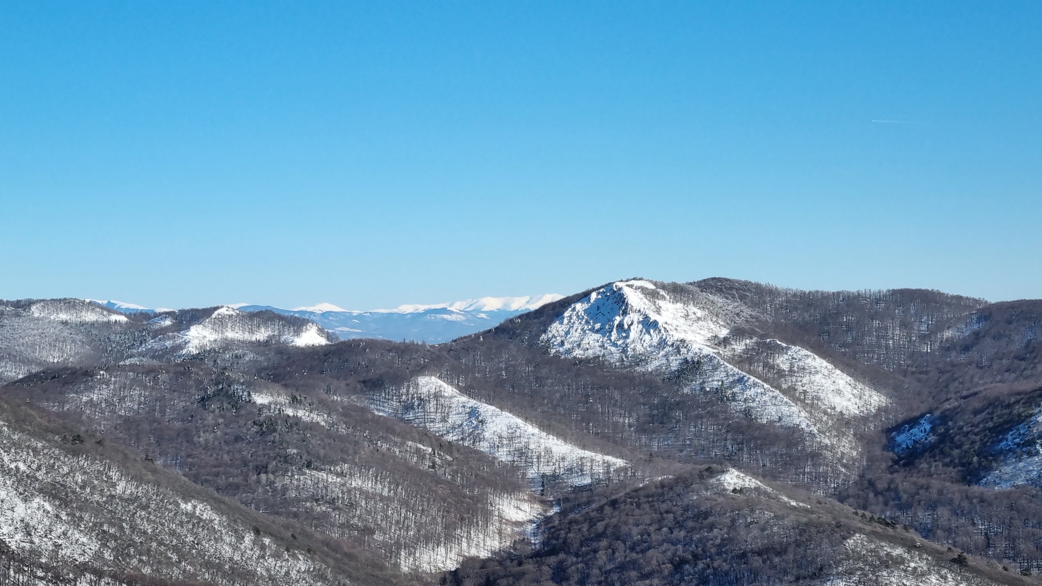  Domogled, vedere spre Munții Godeanu și Retezat - Cristian Oprițescu