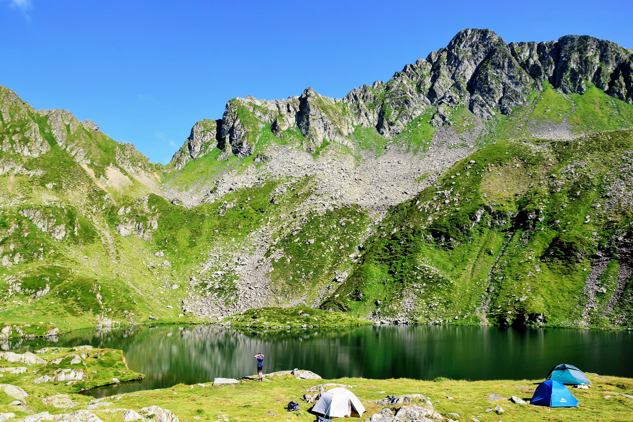  Lacul Podragu si Vf. Tarata - Radu Munteanu