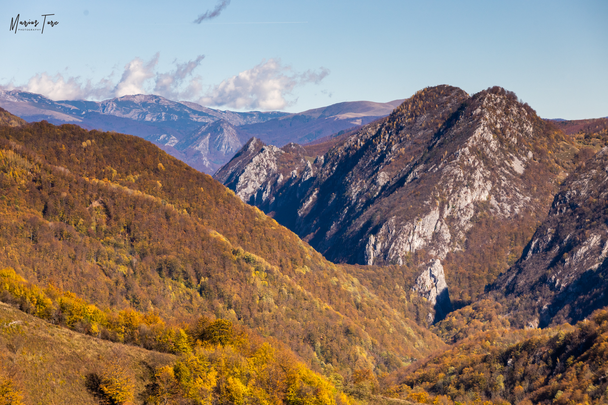  Privind spre Godeanu de la biserica din Ineleț - Marius Turc