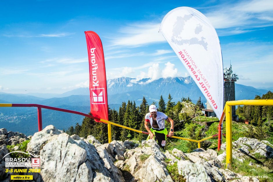 22060409-56-13-img 9300-ai