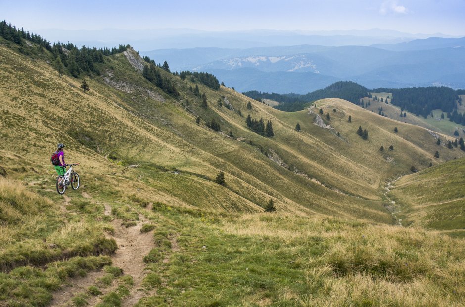3MB Poteci-ciobanesti-spre-Curmatura-Stanii-10