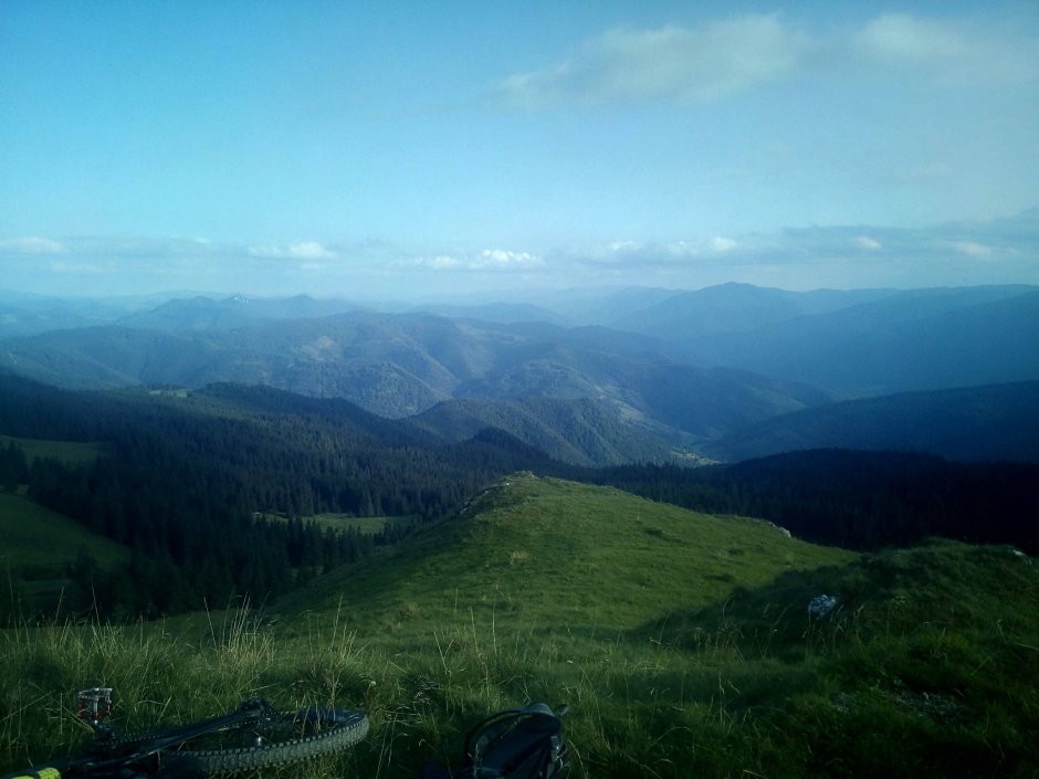  05mb img 09 panorama spre muntii stanisoarei si todirescu