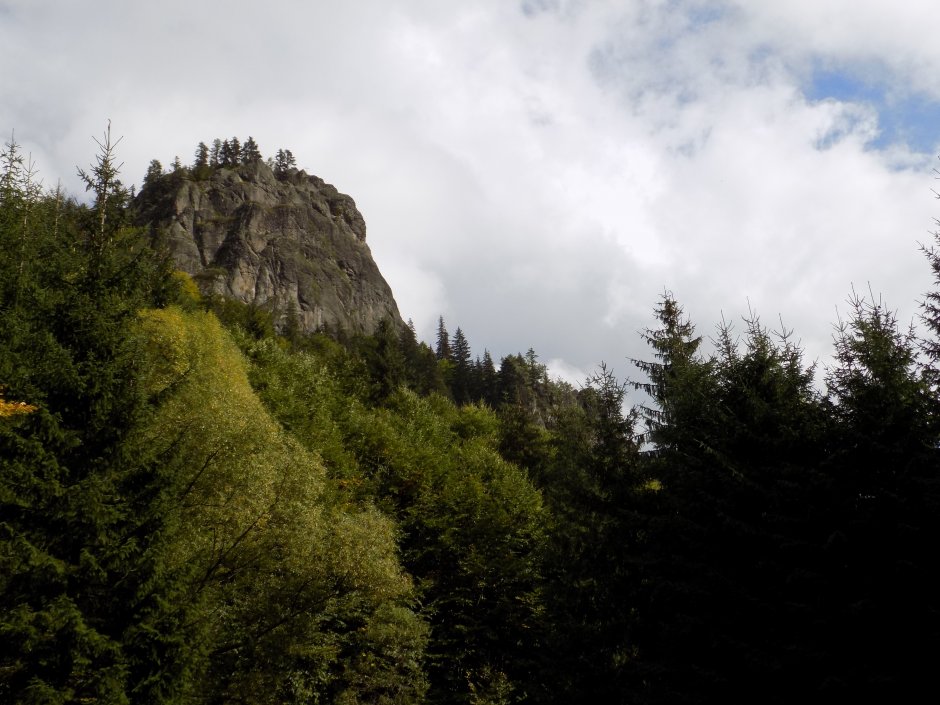 _13MN_img_07 Pietrocul cu Cruce sau Biserica Frasinetanilor.jpg