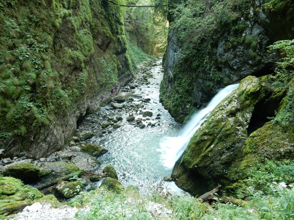  17mn img 05pg cascada evantai si cheile galbenei