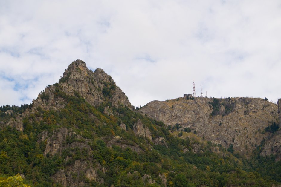  18mn img 05ca coltii foarfecii si relee de pe varf vazute din poiana stanisoara 0