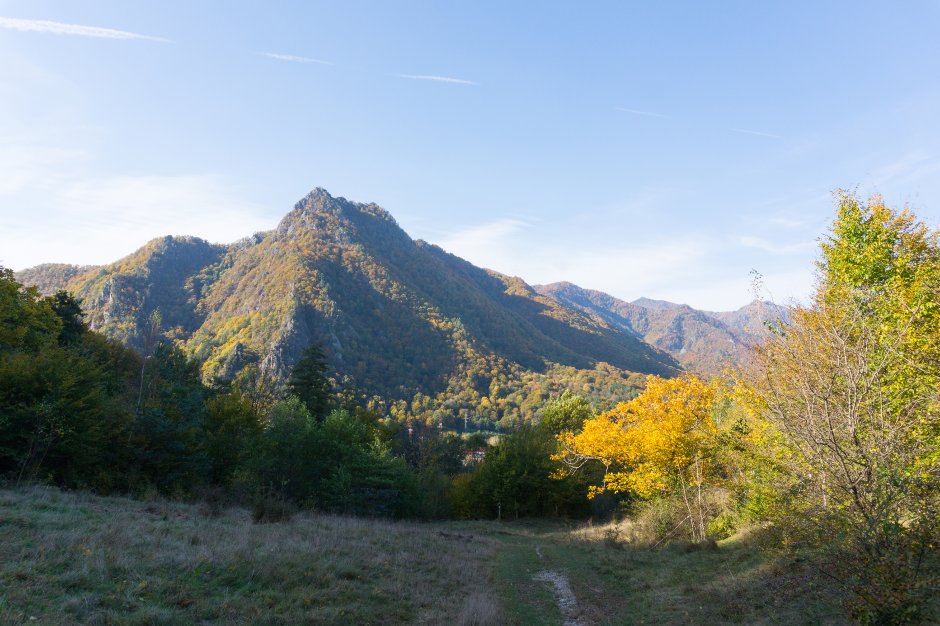  18mn img 09ba deasupra satului varatica 2