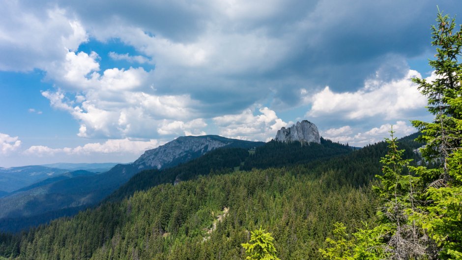  19mn img 68ca piatra singuratica vazuta de la piatra la panda 1