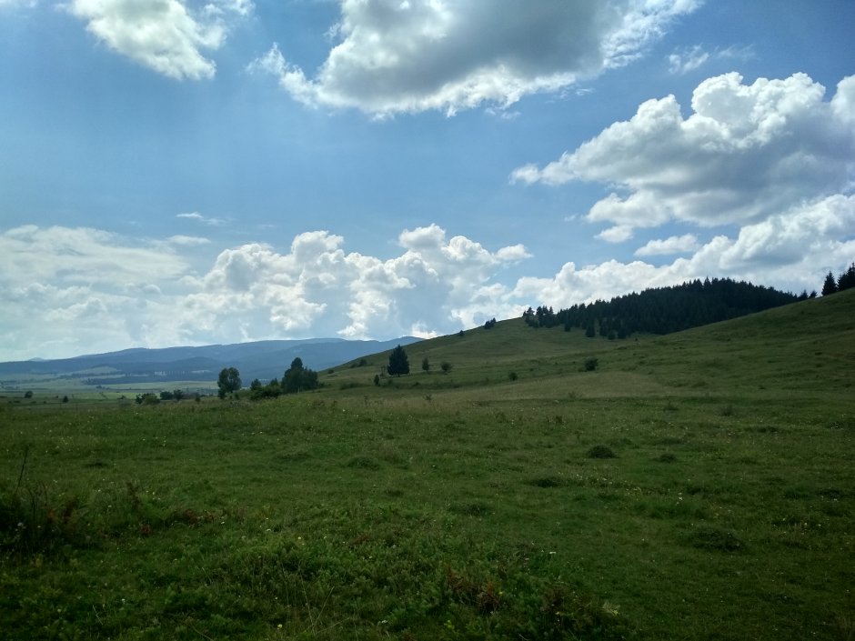  21mn img 21ca vedere spre creasta muntii harghitei 0