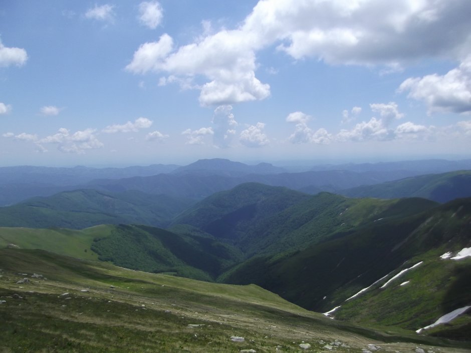  25mn img 14br vedere spre piatra closanilor de pe creasta muntilor godeanu 1