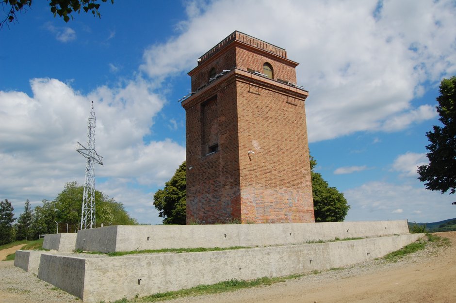  6mb img 24 turnul si crucea de pe dealul gusteritei 0