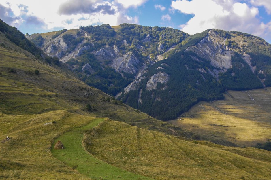 vedere spre cheile plaiului - 03