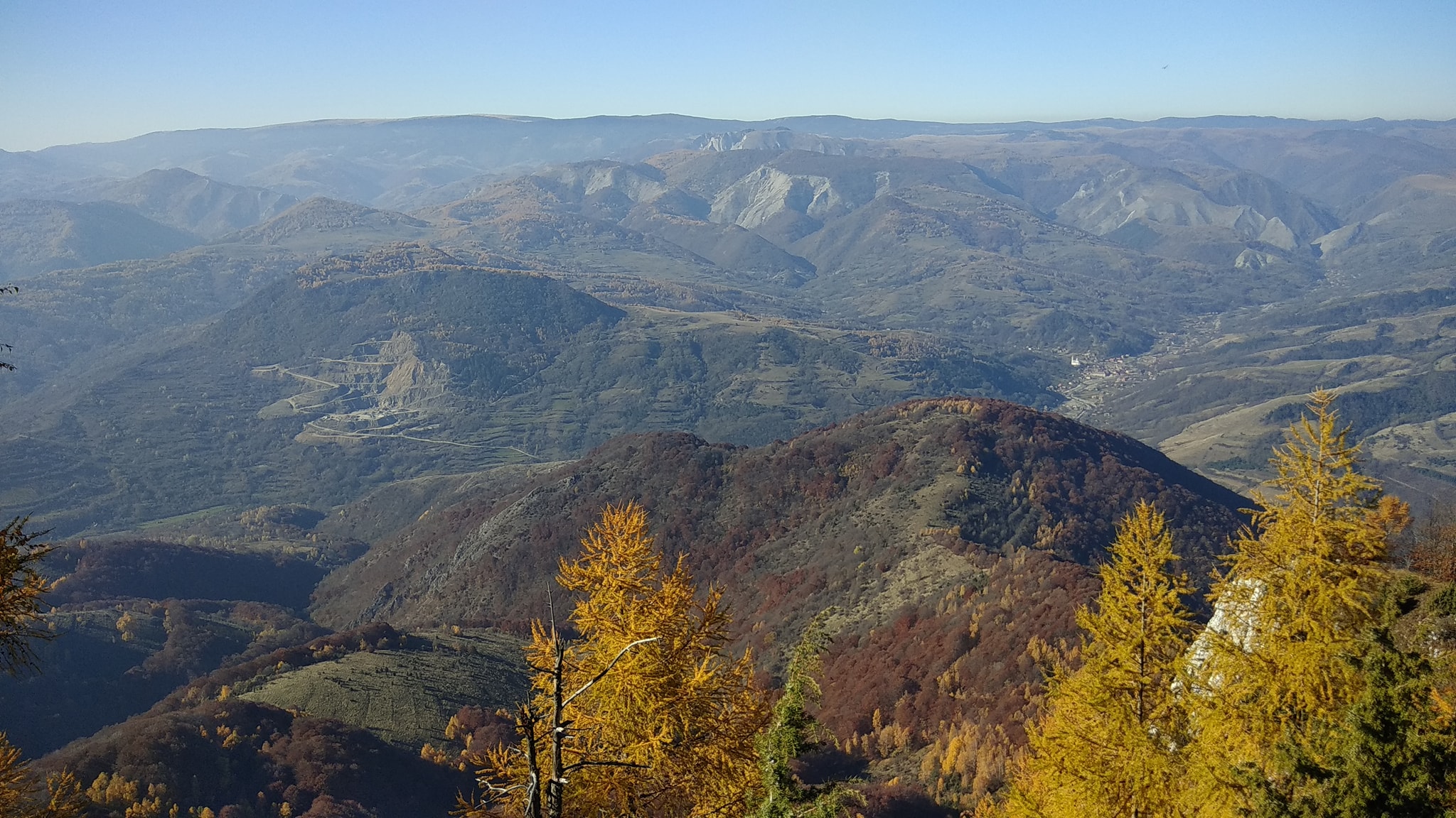  Valea Arieșului, abruptul Scărița Belioara, Vulturese, Cheile Pociovaliștei, Runcului și satul Vidolm - Manu Munțomanu